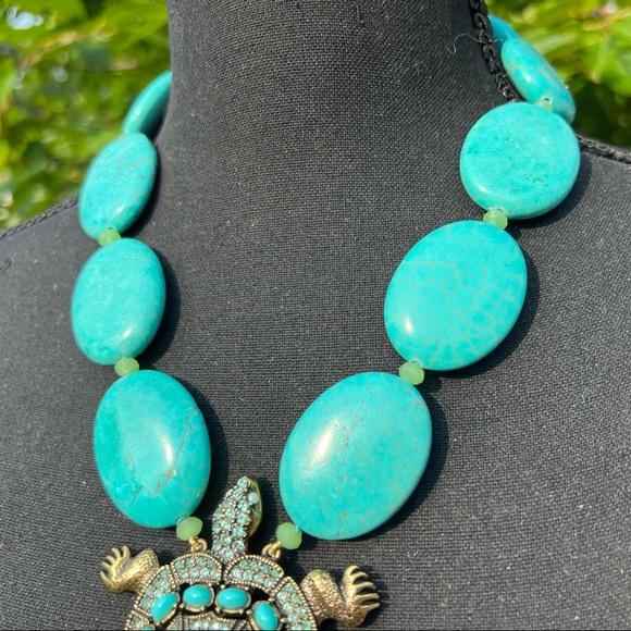 Heidi Daus Sparkling Latge Turquoise Turtle Necklace - Picture 7 of 16
